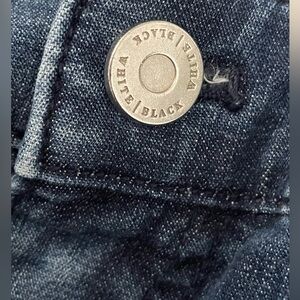 White House Black Market Dark Wash Jeans 👖 Where’s my TALL girls?!